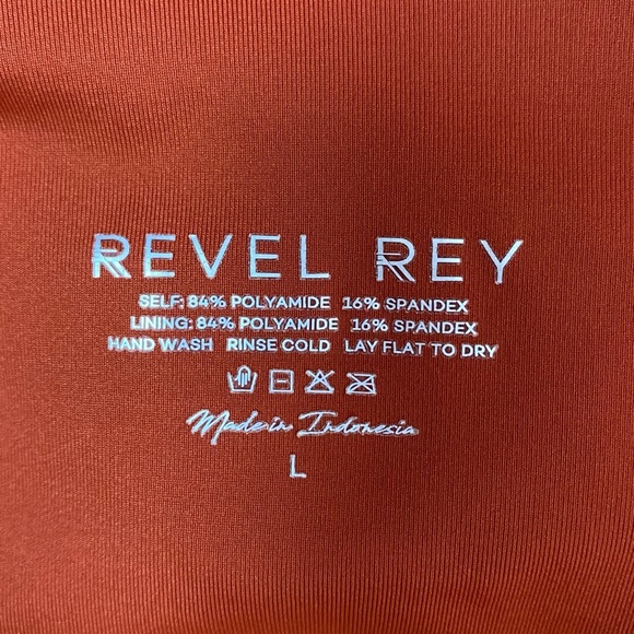 Revel Rey Hunter One-Piece Swimsuit Size Large
in Picante - Picture 8 of 9